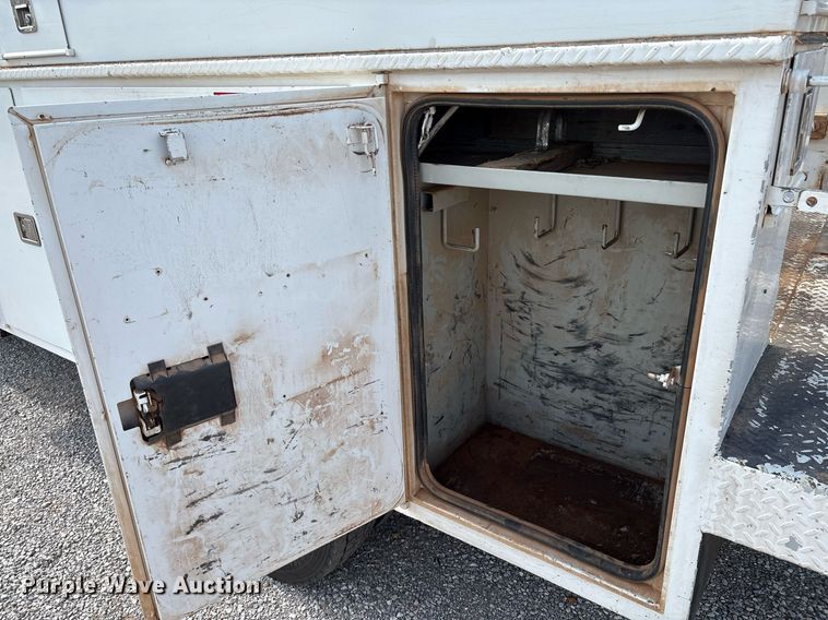 image for item DX8010 2017 Ford F550 bucket truck