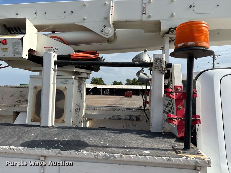 image for item DX8010 2017 Ford F550 bucket truck