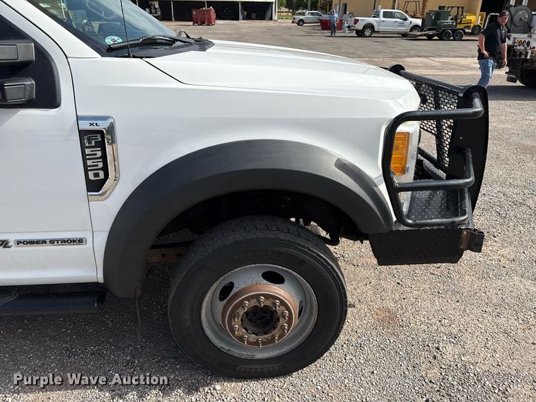 image for item DX8010 2017 Ford F550 bucket truck