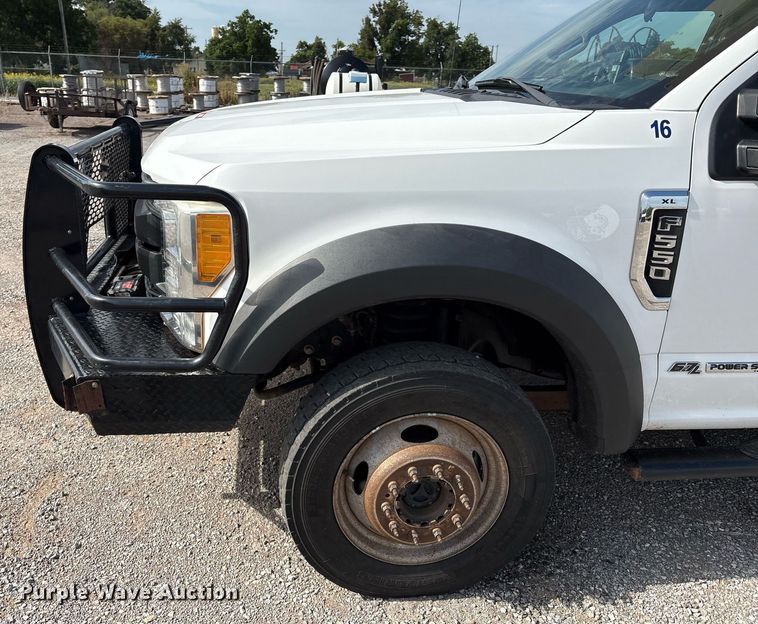 image for item DX8010 2017 Ford F550 bucket truck