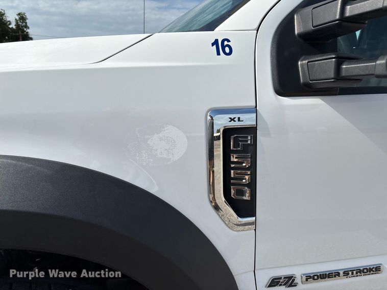 image for item DX8010 2017 Ford F550 bucket truck