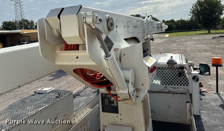 image for item DX8010 2017 Ford F550 bucket truck