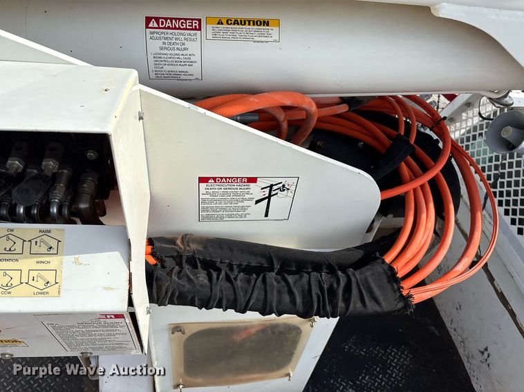 image for item DX8010 2017 Ford F550 bucket truck