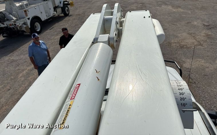 image for item DX8010 2017 Ford F550 bucket truck