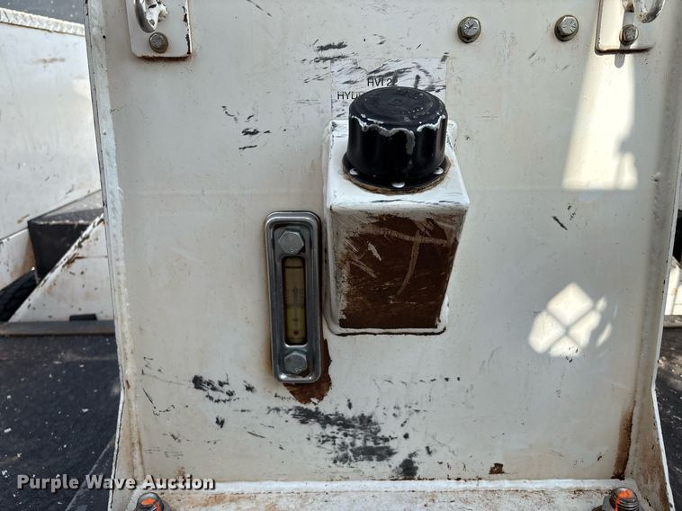 image for item DX8010 2017 Ford F550 bucket truck