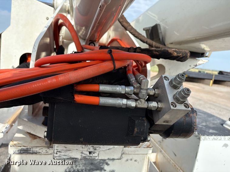 image for item DX8010 2017 Ford F550 bucket truck