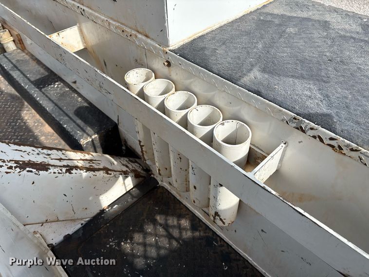 image for item DX8010 2017 Ford F550 bucket truck