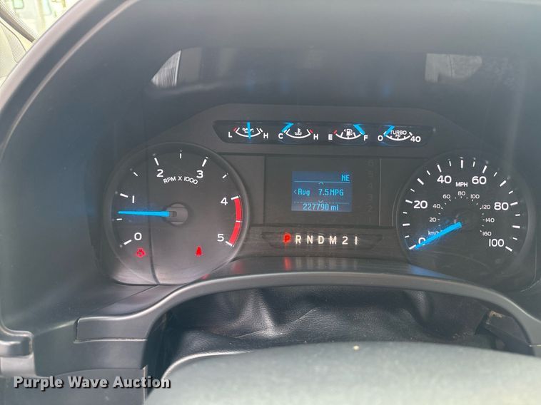 image for item DX8010 2017 Ford F550 bucket truck