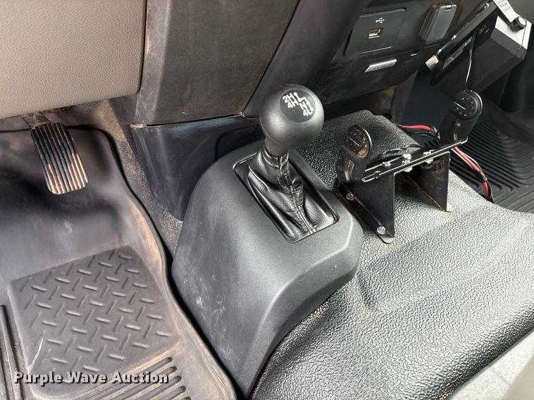 image for item DX8010 2017 Ford F550 bucket truck