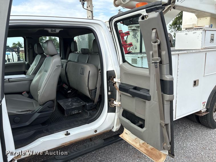 image for item DX8010 2017 Ford F550 bucket truck