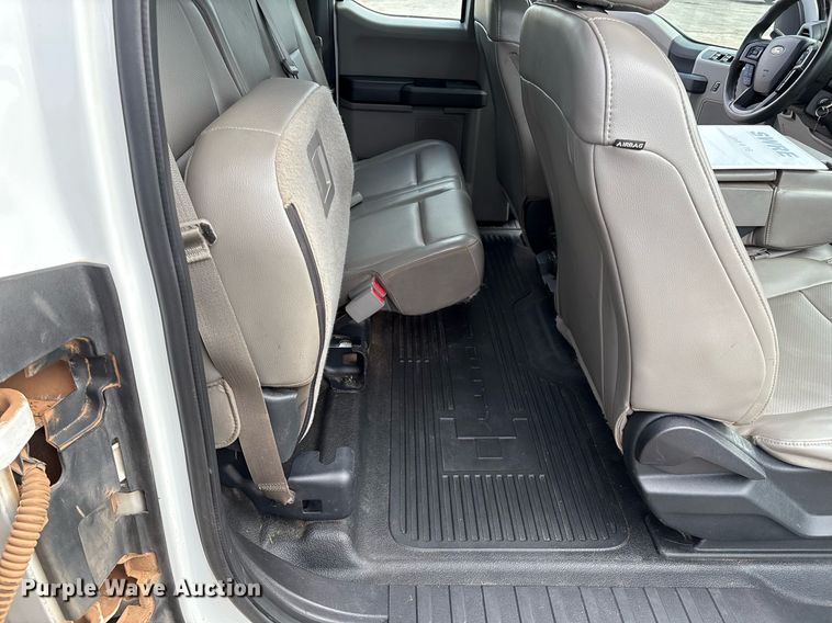 image for item DX8010 2017 Ford F550 bucket truck