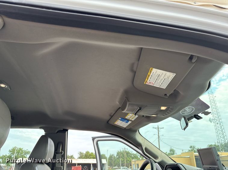 image for item DX8010 2017 Ford F550 bucket truck