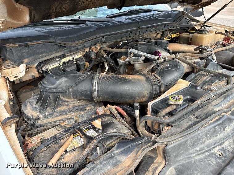 image for item DX8010 2017 Ford F550 bucket truck