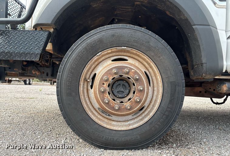 image for item DX8010 2017 Ford F550 bucket truck