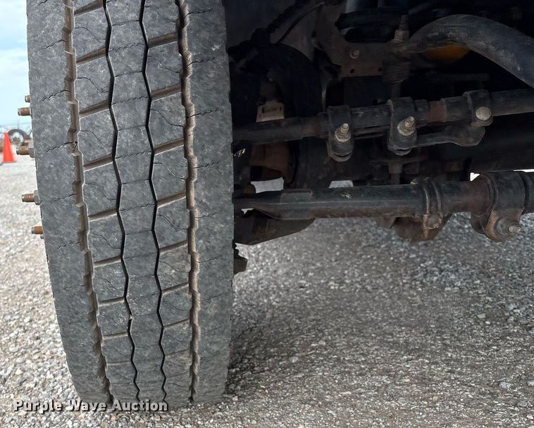 image for item DX8010 2017 Ford F550 bucket truck