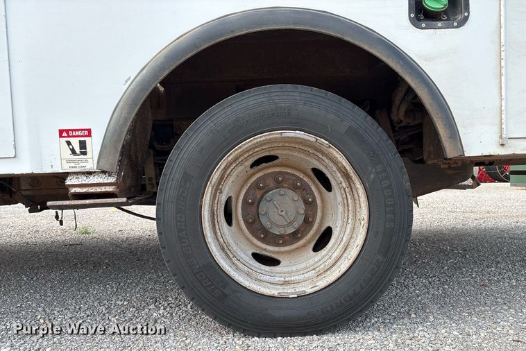 image for item DX8010 2017 Ford F550 bucket truck