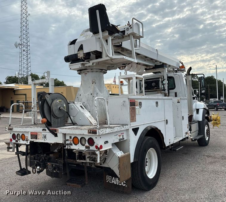 image for item DX8011 2017 Freightliner 7400 SFA digger derrick truck