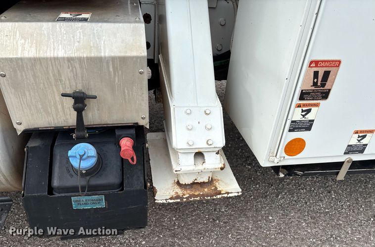 image for item DX8011 2017 Freightliner 7400 SFA digger derrick truck