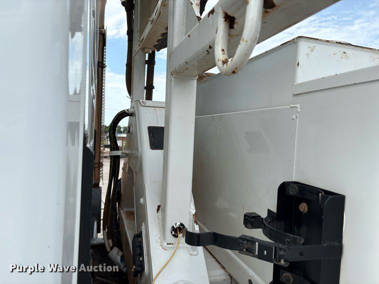 image for item DX8011 2017 Freightliner 7400 SFA digger derrick truck