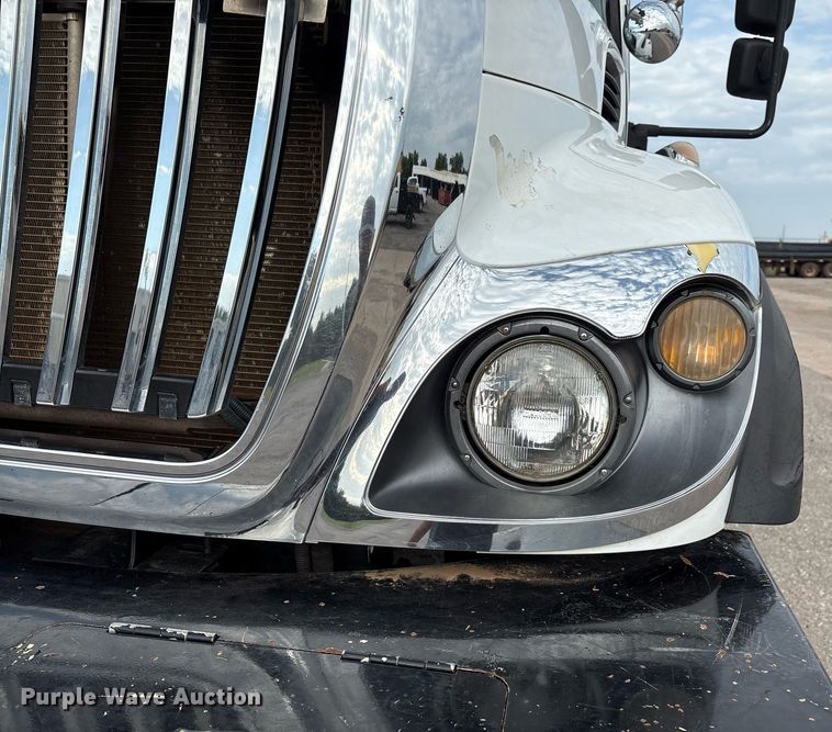 image for item DX8011 2017 Freightliner 7400 SFA digger derrick truck