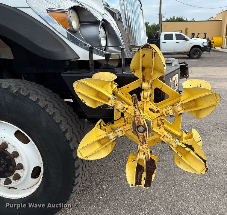 image for item DX8011 2017 Freightliner 7400 SFA digger derrick truck