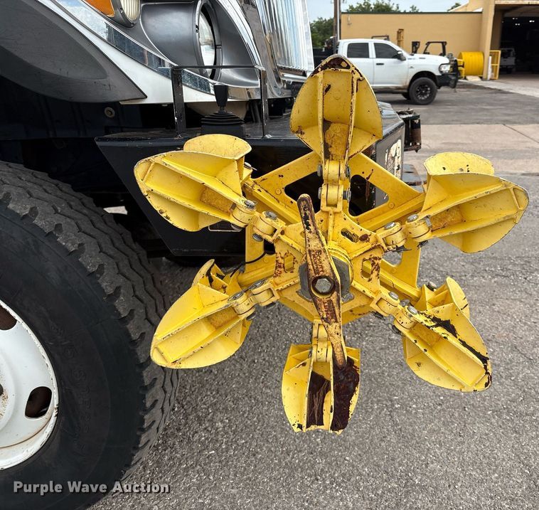 image for item DX8011 2017 Freightliner 7400 SFA digger derrick truck