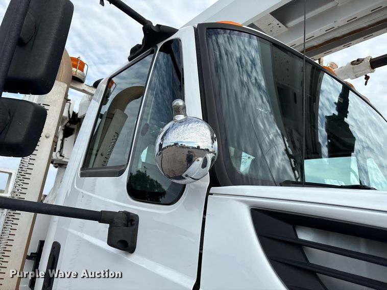 image for item DX8011 2017 Freightliner 7400 SFA digger derrick truck