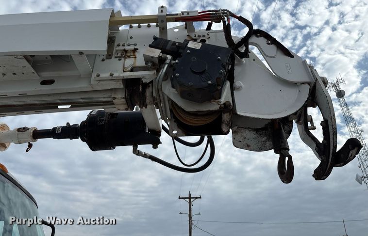 image for item DX8011 2017 Freightliner 7400 SFA digger derrick truck