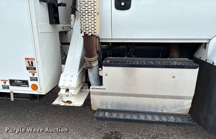 image for item DX8011 2017 Freightliner 7400 SFA digger derrick truck