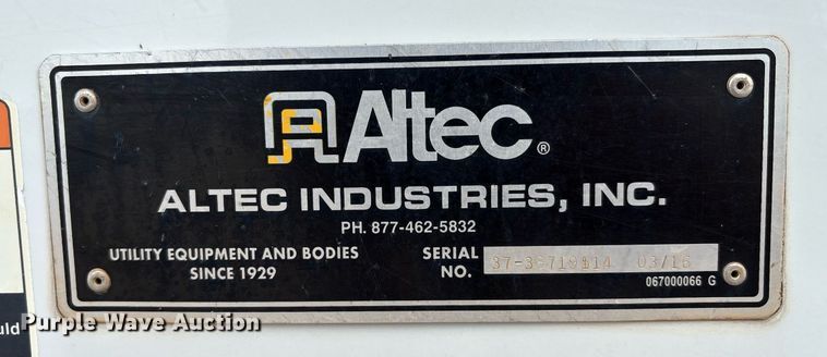 image for item DX8011 2017 Freightliner 7400 SFA digger derrick truck