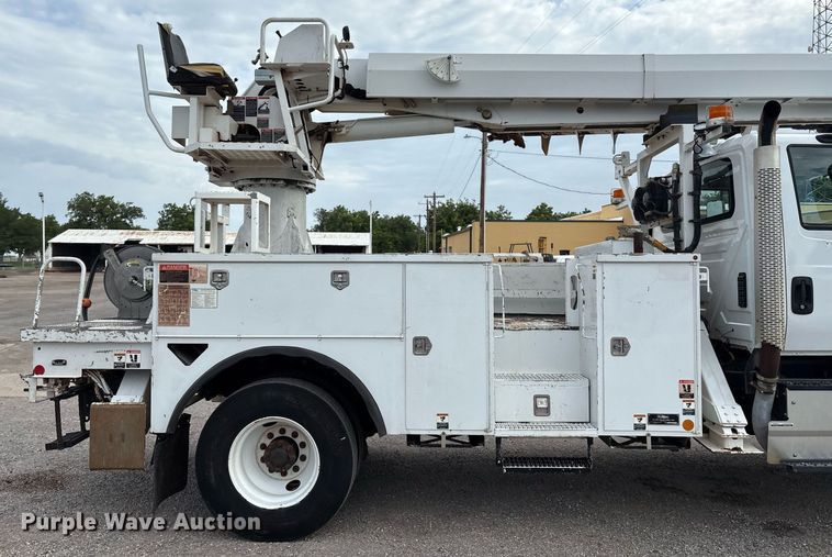 image for item DX8011 2017 Freightliner 7400 SFA digger derrick truck