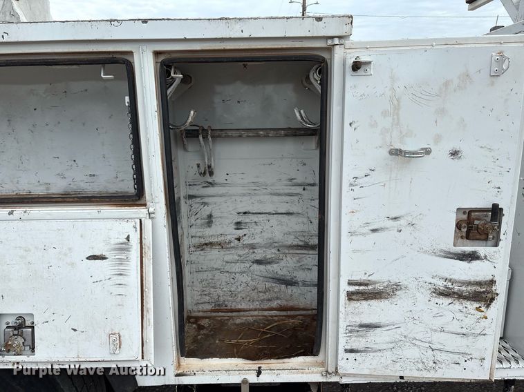 image for item DX8011 2017 Freightliner 7400 SFA digger derrick truck