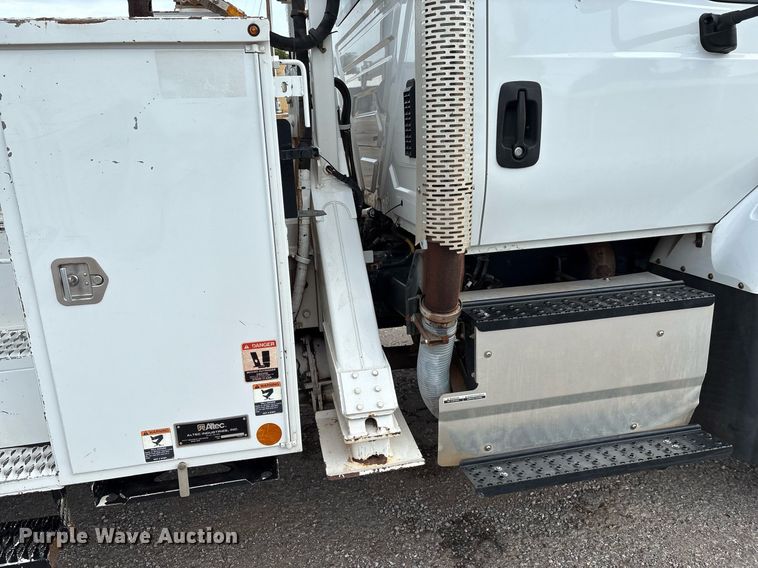 image for item DX8011 2017 Freightliner 7400 SFA digger derrick truck