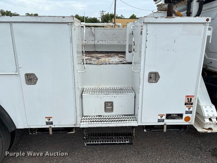 image for item DX8011 2017 Freightliner 7400 SFA digger derrick truck