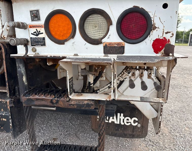 image for item DX8011 2017 Freightliner 7400 SFA digger derrick truck