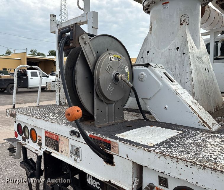 image for item DX8011 2017 Freightliner 7400 SFA digger derrick truck