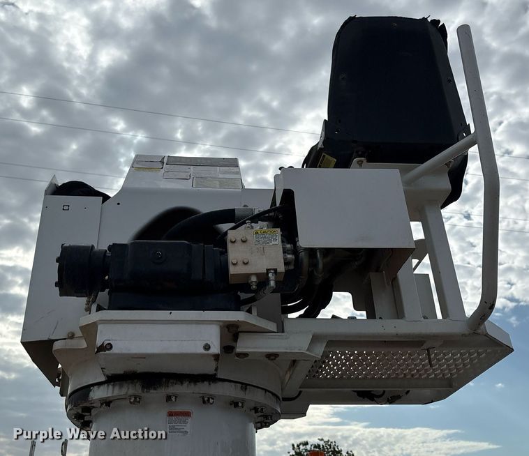 image for item DX8011 2017 Freightliner 7400 SFA digger derrick truck