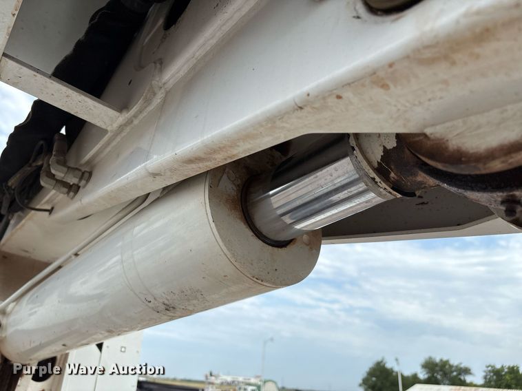 image for item DX8011 2017 Freightliner 7400 SFA digger derrick truck