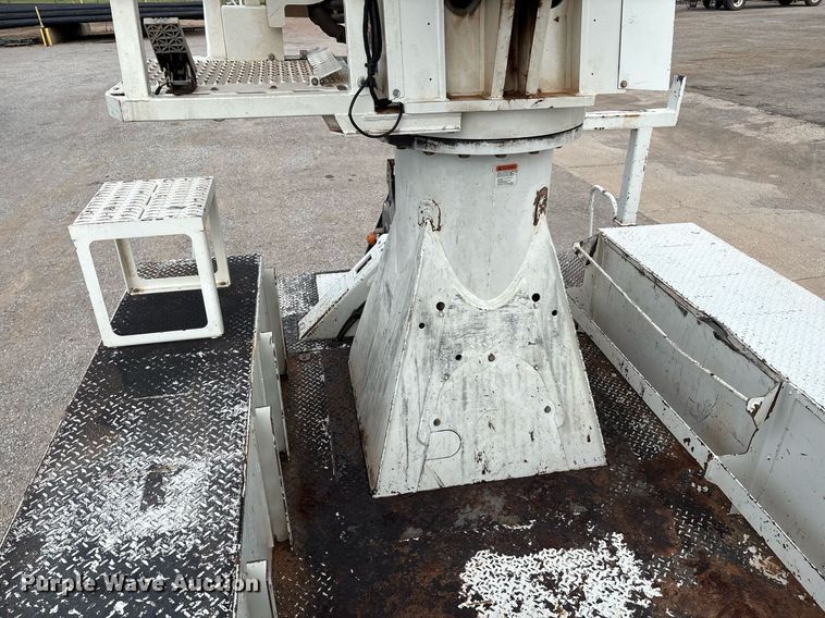 image for item DX8011 2017 Freightliner 7400 SFA digger derrick truck