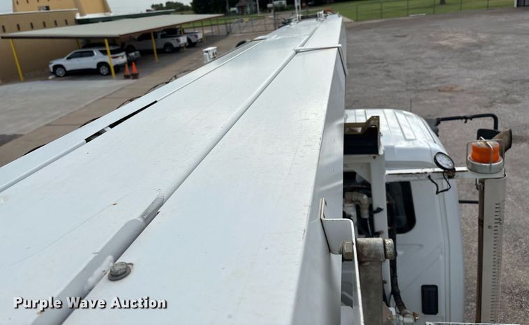 image for item DX8011 2017 Freightliner 7400 SFA digger derrick truck