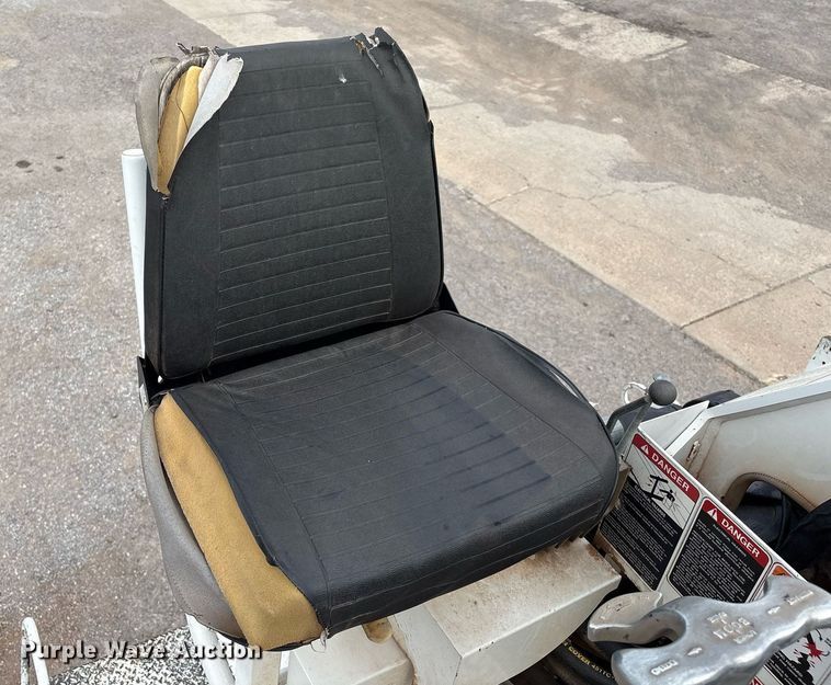 image for item DX8011 2017 Freightliner 7400 SFA digger derrick truck