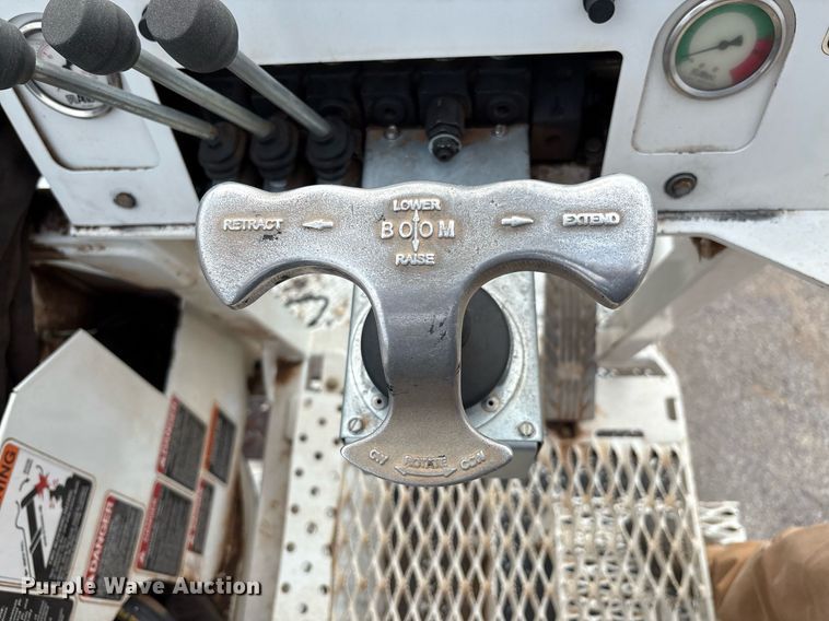 image for item DX8011 2017 Freightliner 7400 SFA digger derrick truck