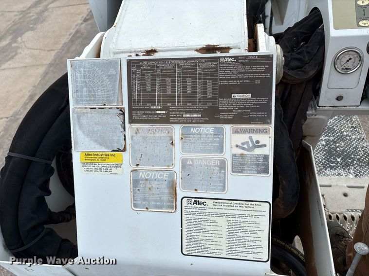 image for item DX8011 2017 Freightliner 7400 SFA digger derrick truck