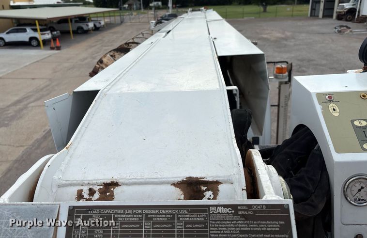 image for item DX8011 2017 Freightliner 7400 SFA digger derrick truck