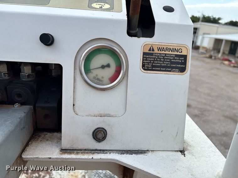 image for item DX8011 2017 Freightliner 7400 SFA digger derrick truck