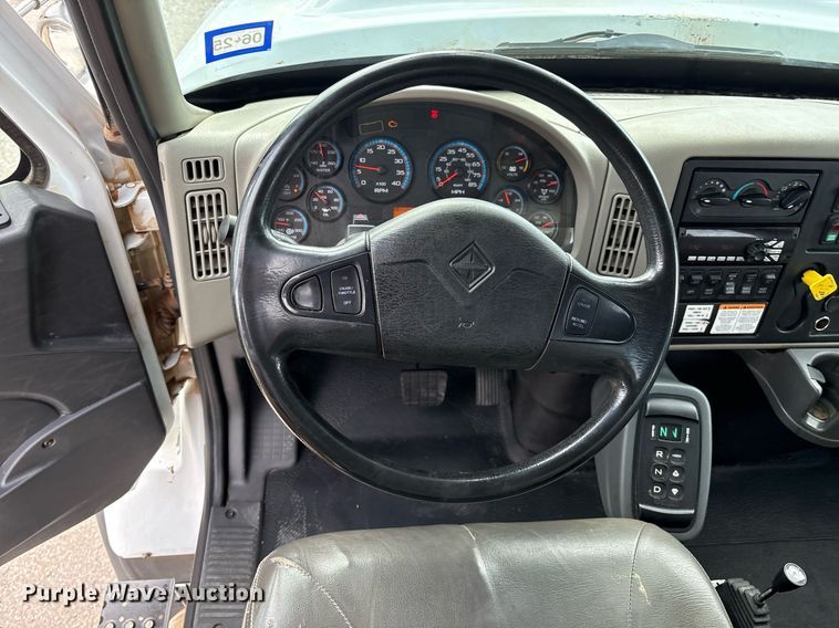 image for item DX8011 2017 Freightliner 7400 SFA digger derrick truck