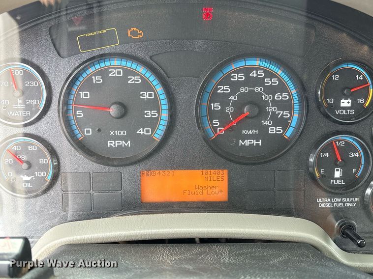 image for item DX8011 2017 Freightliner 7400 SFA digger derrick truck