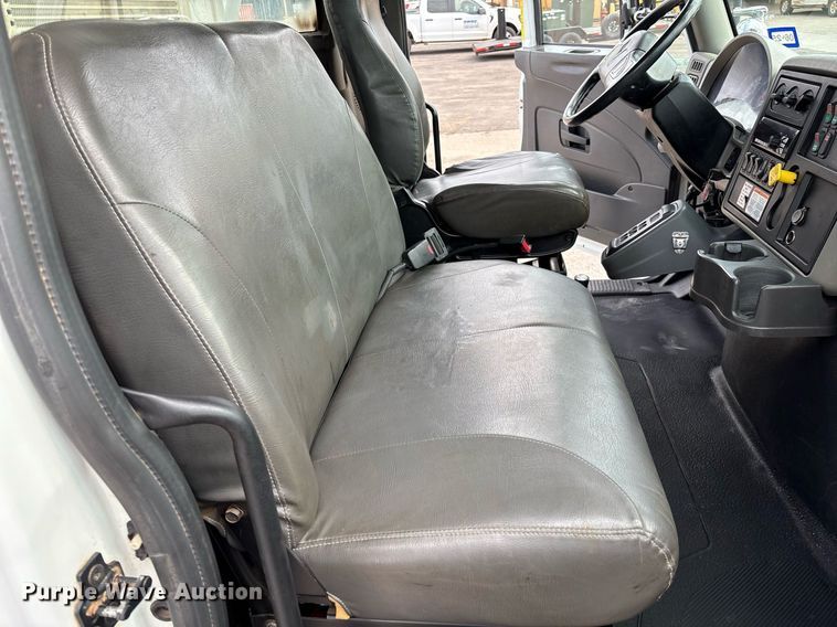 image for item DX8011 2017 Freightliner 7400 SFA digger derrick truck