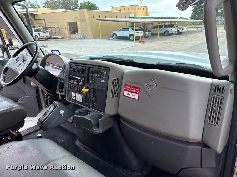 image for item DX8011 2017 Freightliner 7400 SFA digger derrick truck