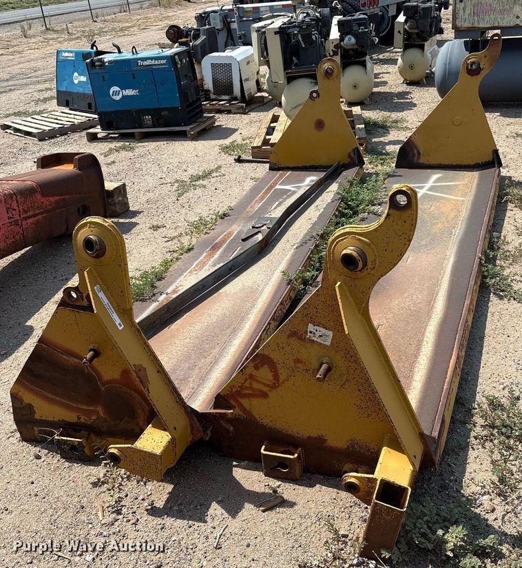 image for item DX8025 (2) sets of clamshell gates 